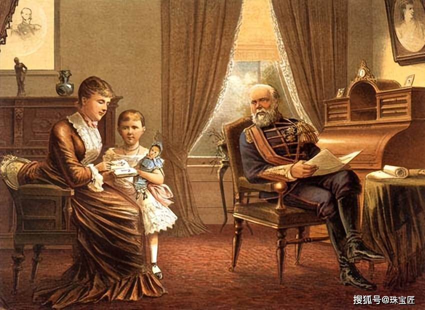 33颗顶级蓝宝石，655颗钻石，王后马克西玛这顶古董冠冕，太壕了！