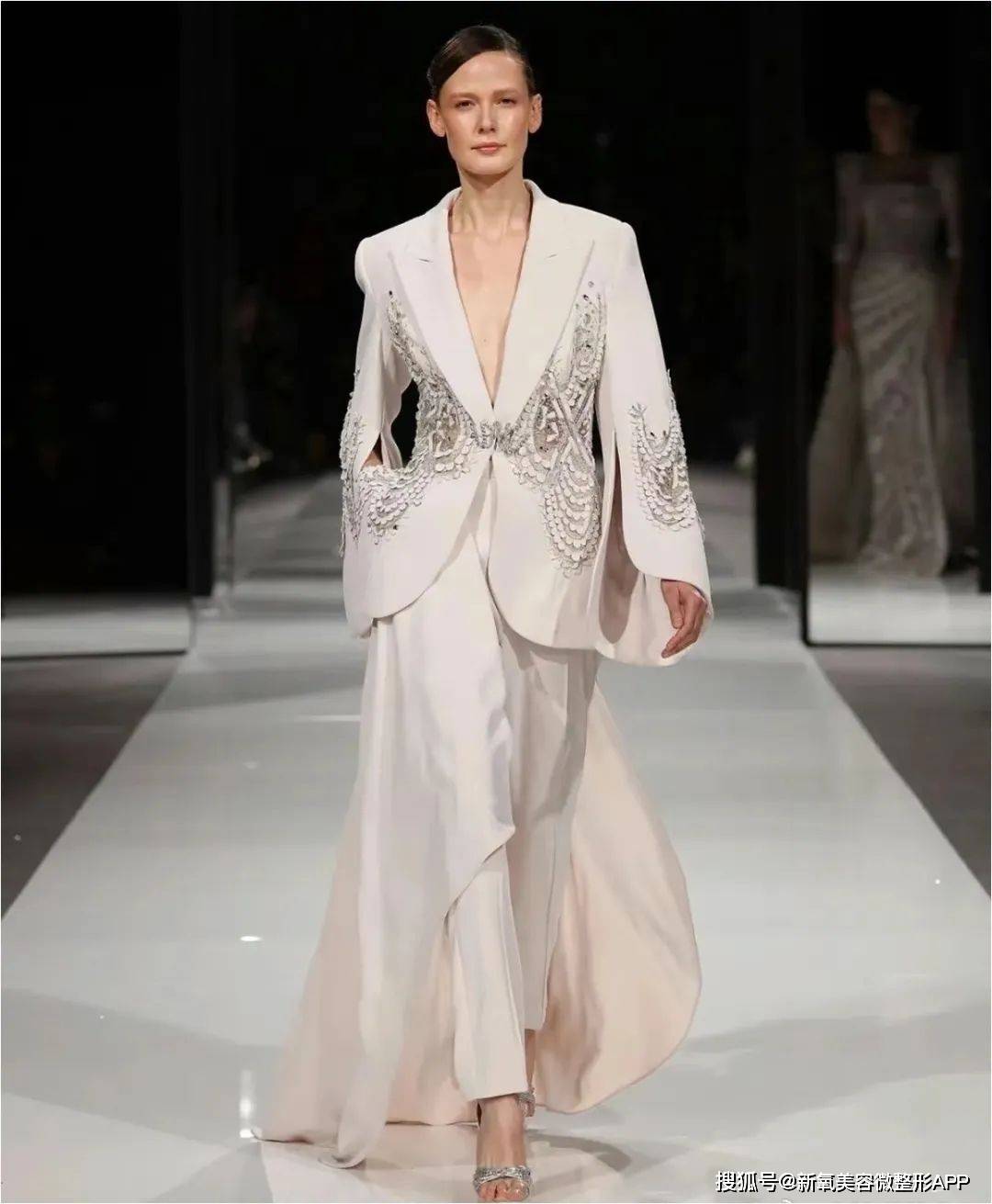 内娱有自己的卡戴珊？原本美得流光溢彩偏要油头湿发贴头皮