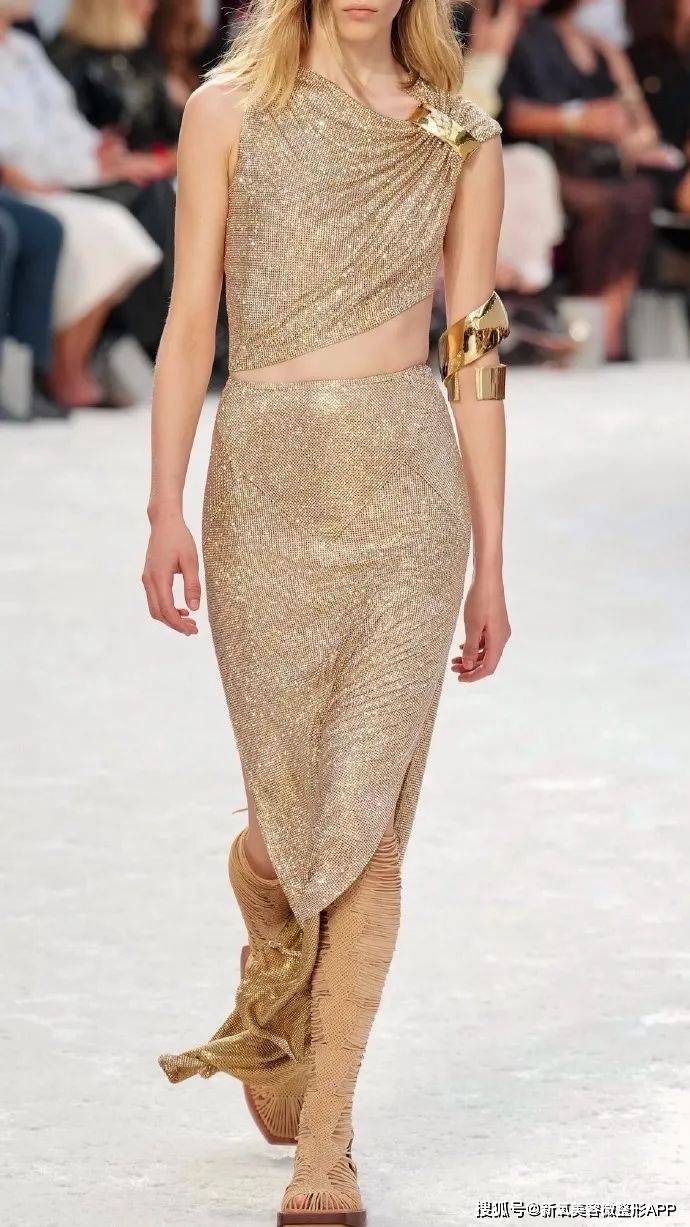 内娱有自己的卡戴珊？原本美得流光溢彩偏要油头湿发贴头皮