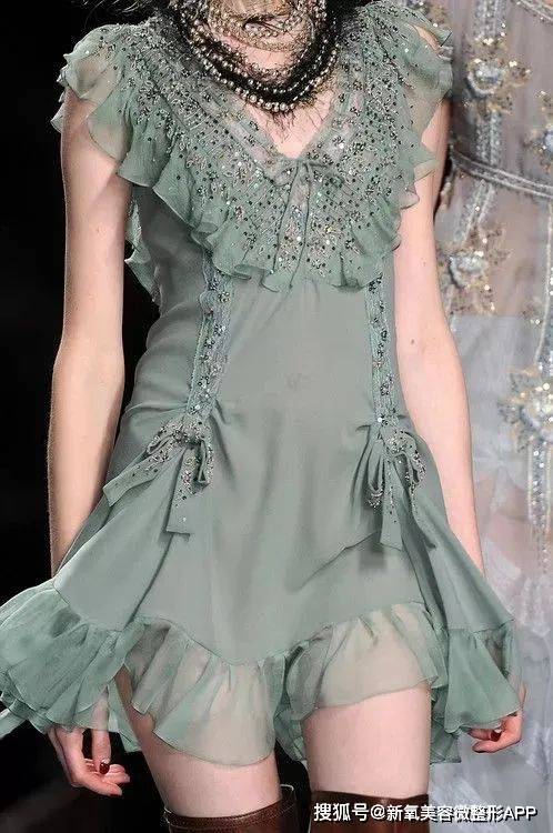 内娱有自己的卡戴珊？原本美得流光溢彩偏要油头湿发贴头皮