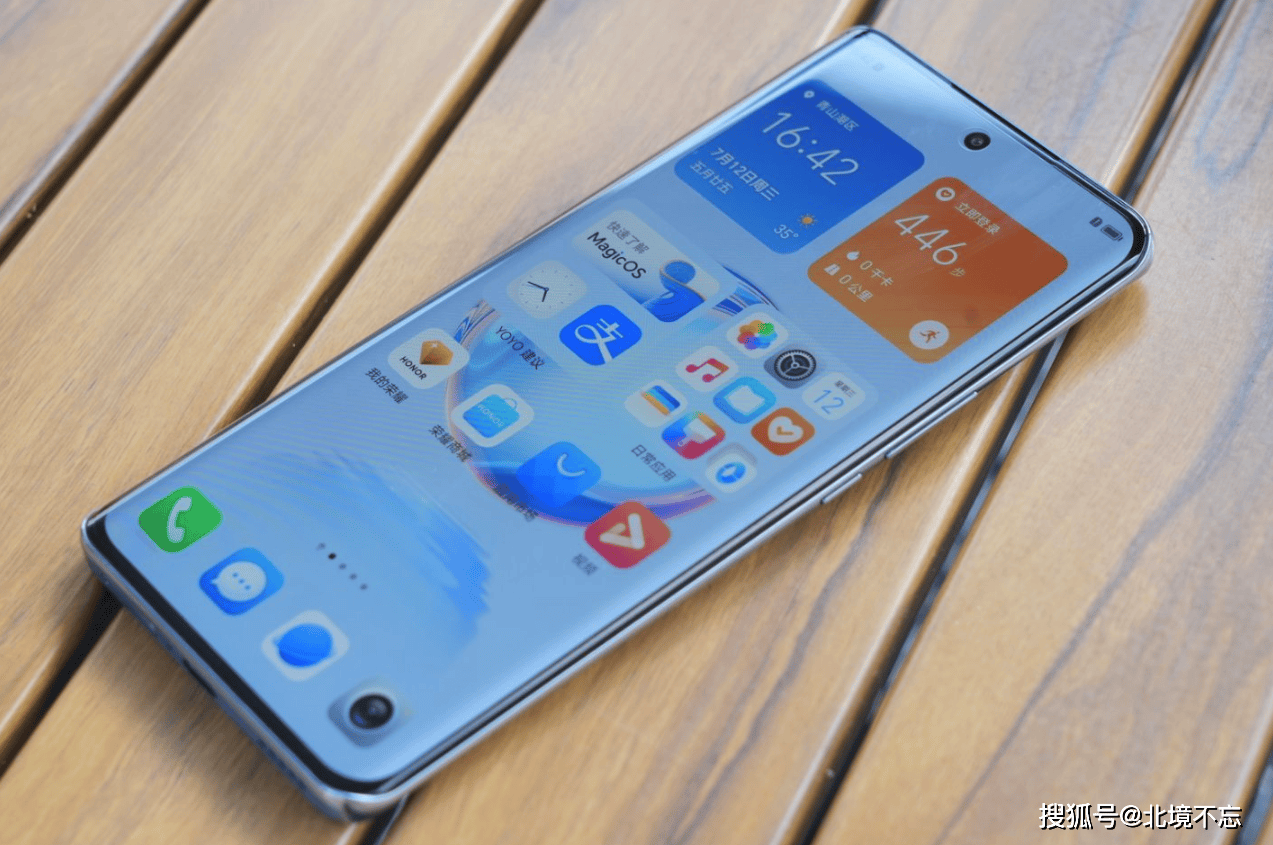 上市八个月依然热销，5800mAh+1.5K+1亿影像，12G+256G降至1390元