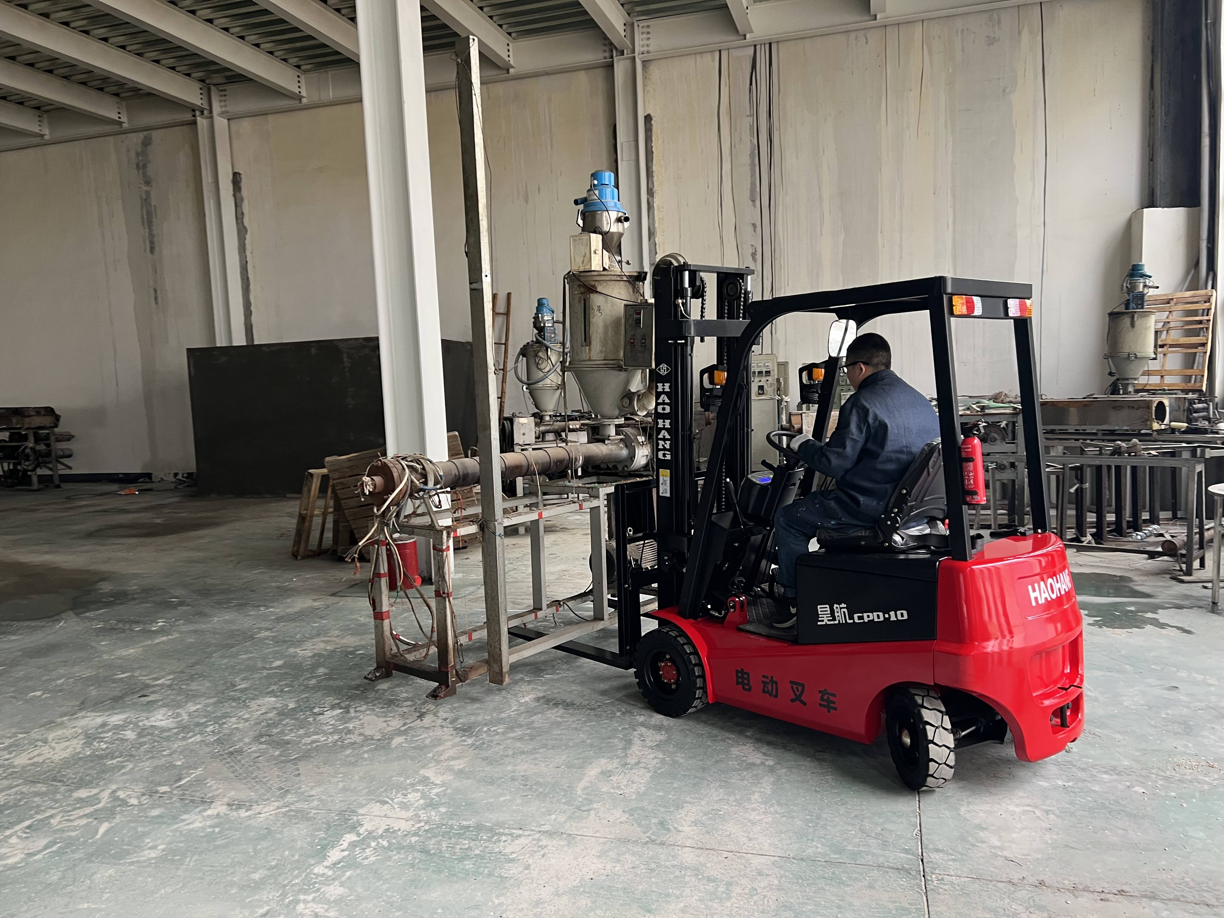 1吨新能源电动叉车价格图片（昊航小型电动叉车）