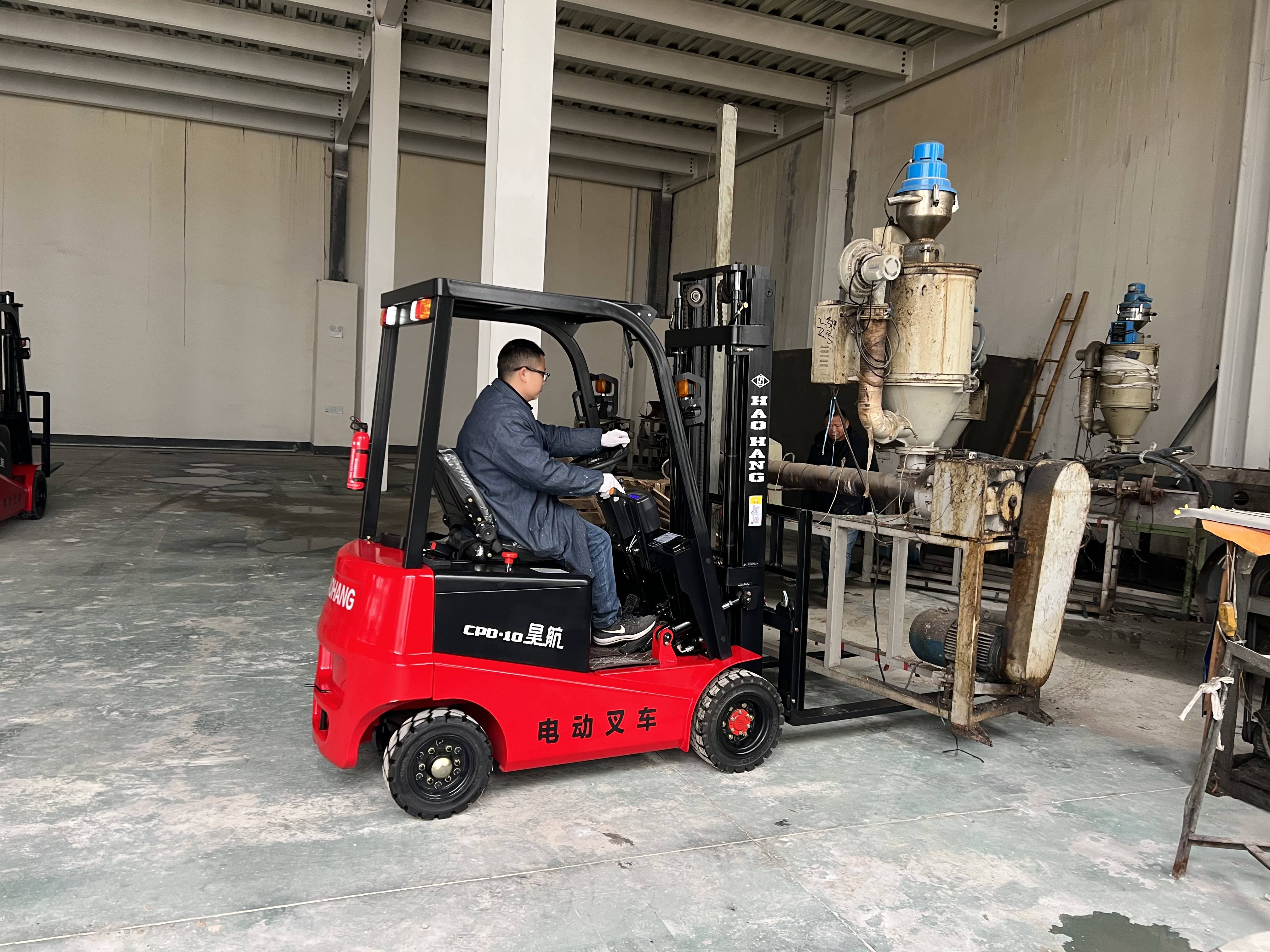 1吨新能源电动叉车价格图片（昊航小型电动叉车）