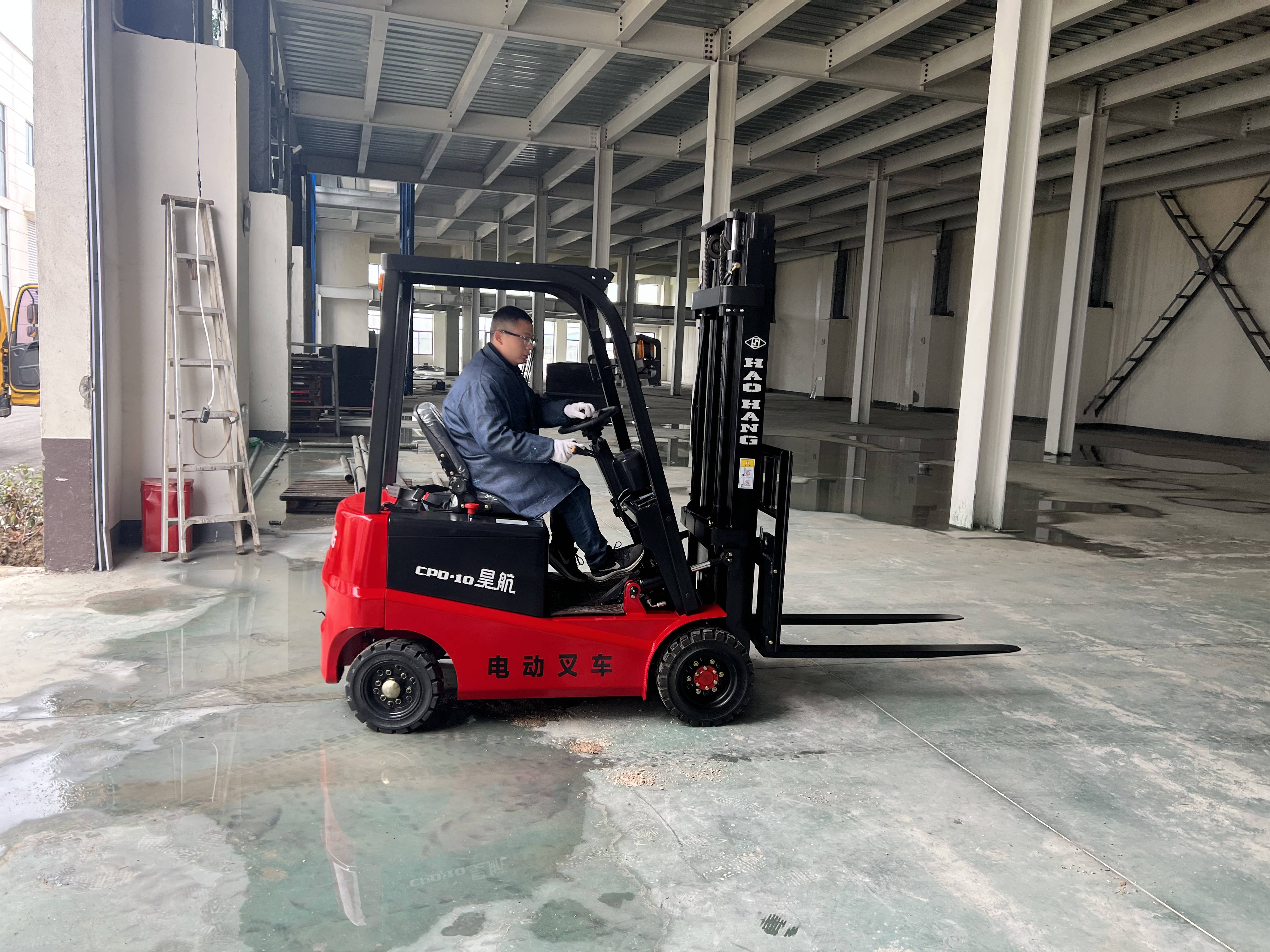 1吨新能源电动叉车价格图片（昊航小型电动叉车）