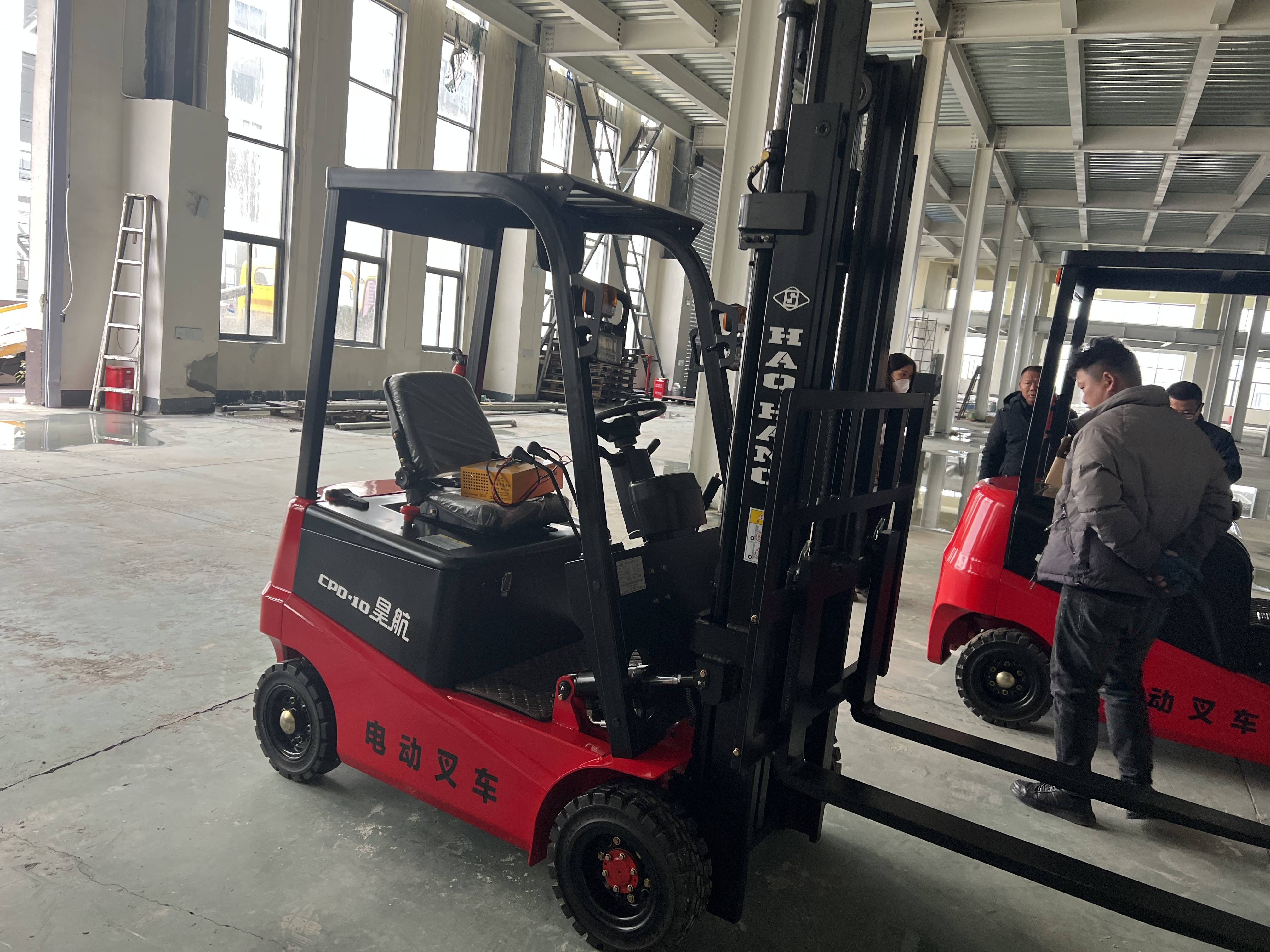 1吨新能源电动叉车价格图片（昊航小型电动叉车）