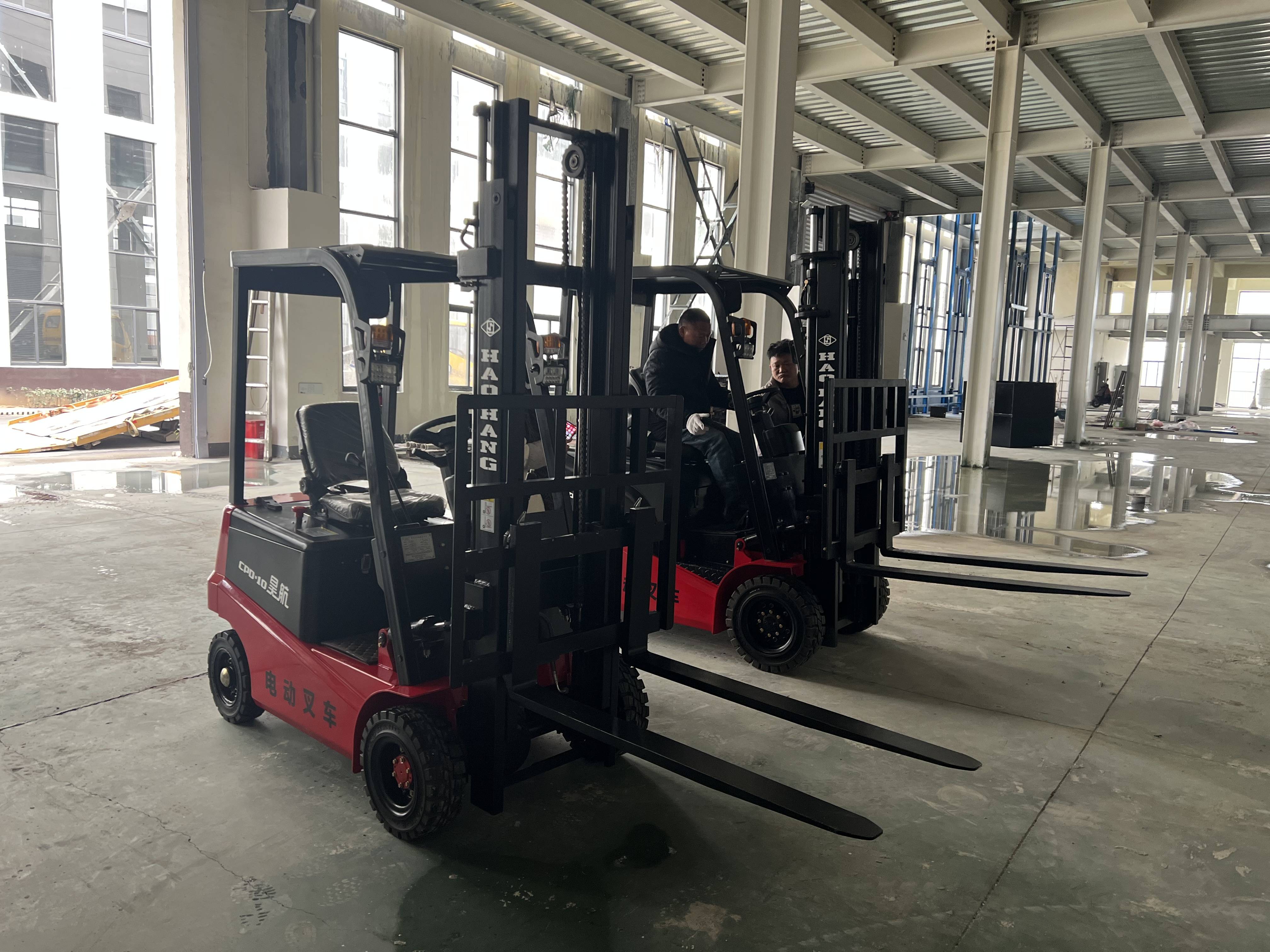 1吨新能源电动叉车价格图片（昊航小型电动叉车）