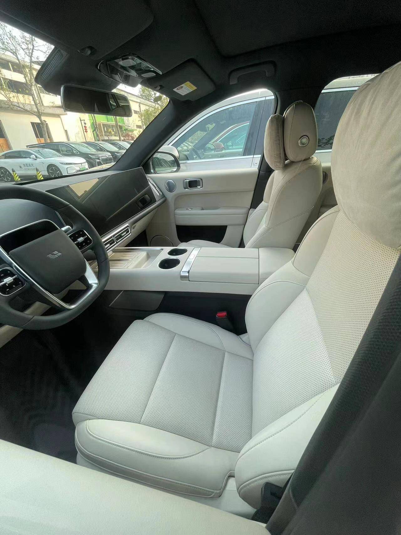 理想L6实车到店，配全景天幕+“皇后座”，续航1390km