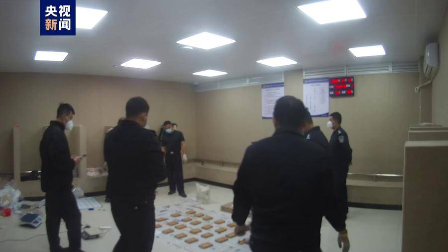 空煤气罐内藏冰毒超50公斤！警方破获特大毒品案