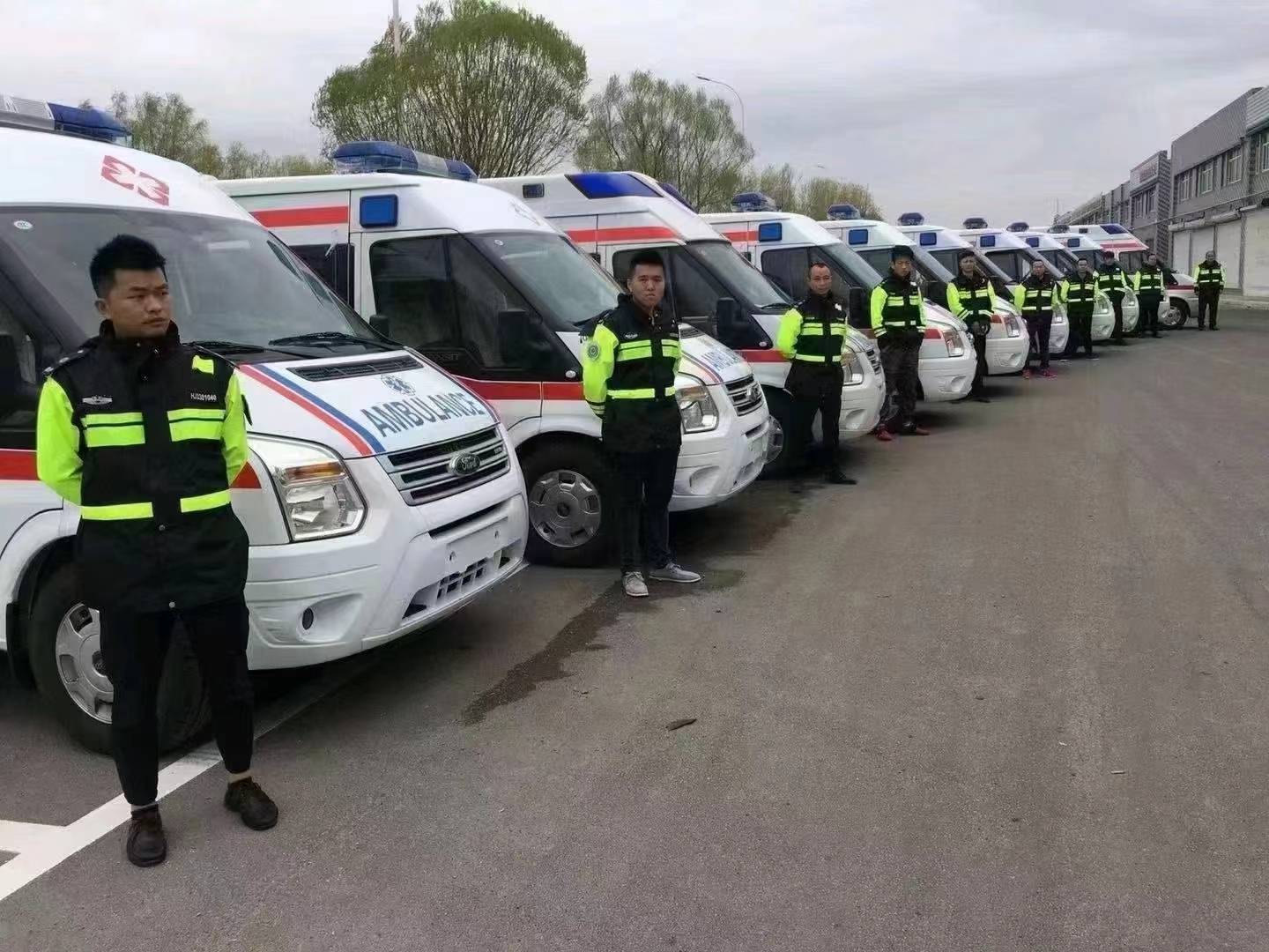 南宁长途救护车租赁，找院外的随时预定