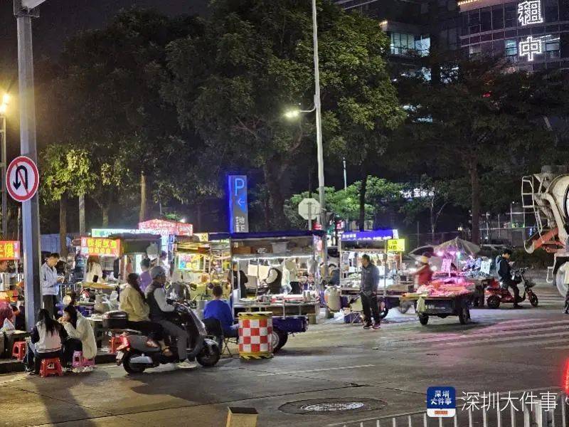 深圳一商圈50米40多个摊位，还摆上机动车道！街道办：清理整治劝导