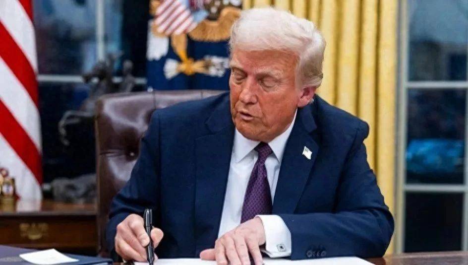 特朗普中止法案，对华撤回“挑战书”？这一次轮到欧洲尴尬了