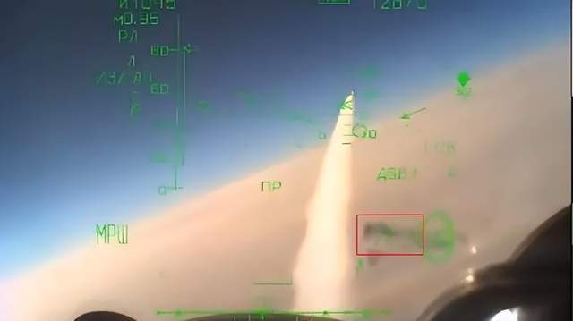 世界纪录！俄军130公里外击落乌克兰苏-27，超视距拦射才是未来？