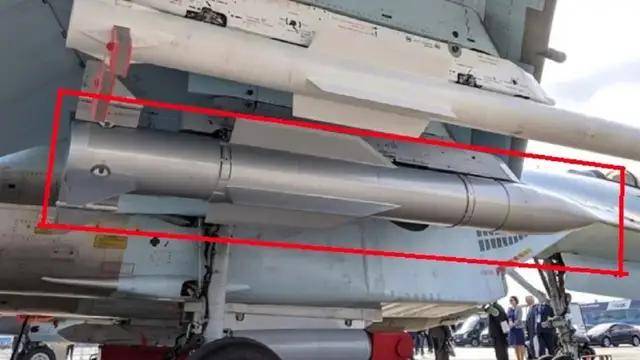 世界纪录！俄军130公里外击落乌克兰苏-27，超视距拦射才是未来？