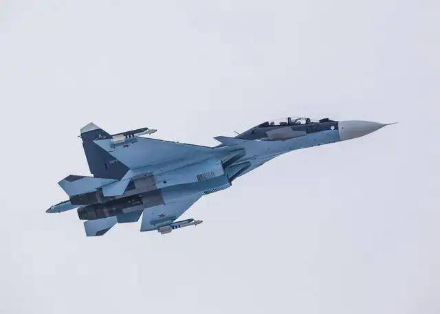 世界纪录！俄军130公里外击落乌克兰苏-27，超视距拦射才是未来？