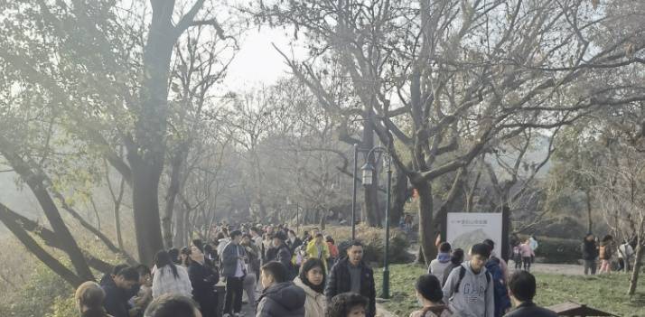 确认了！今晚抵达杭州！力度很猛，明早提前出门......