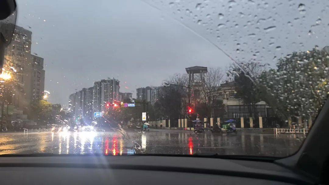 确认了！今晚抵达杭州！力度很猛，明早提前出门......