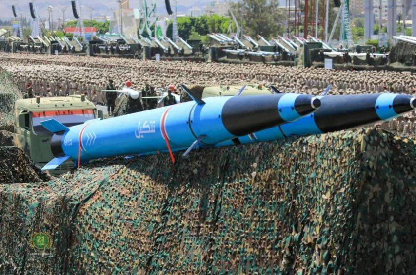 俄罗斯表态之后，不到24小时,胡塞疯狂报复，美航母被炸，杀疯了