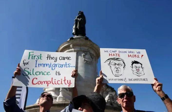 哄堂大笑！对等关税生效，第一个倒下的国家竟是美国自己？