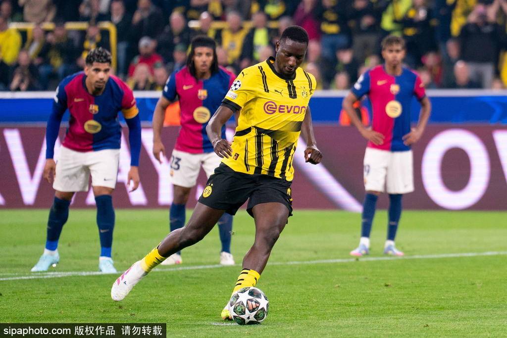 欧冠-吉拉西帽子戏法难救主 巴萨总分5-3多特晋级4强