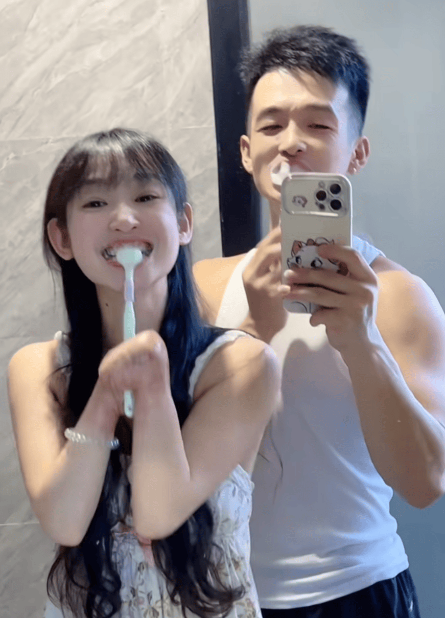 00后“无手”女孩怀孕遭恶评，丈夫怒怼：有子宫就有资格做母亲