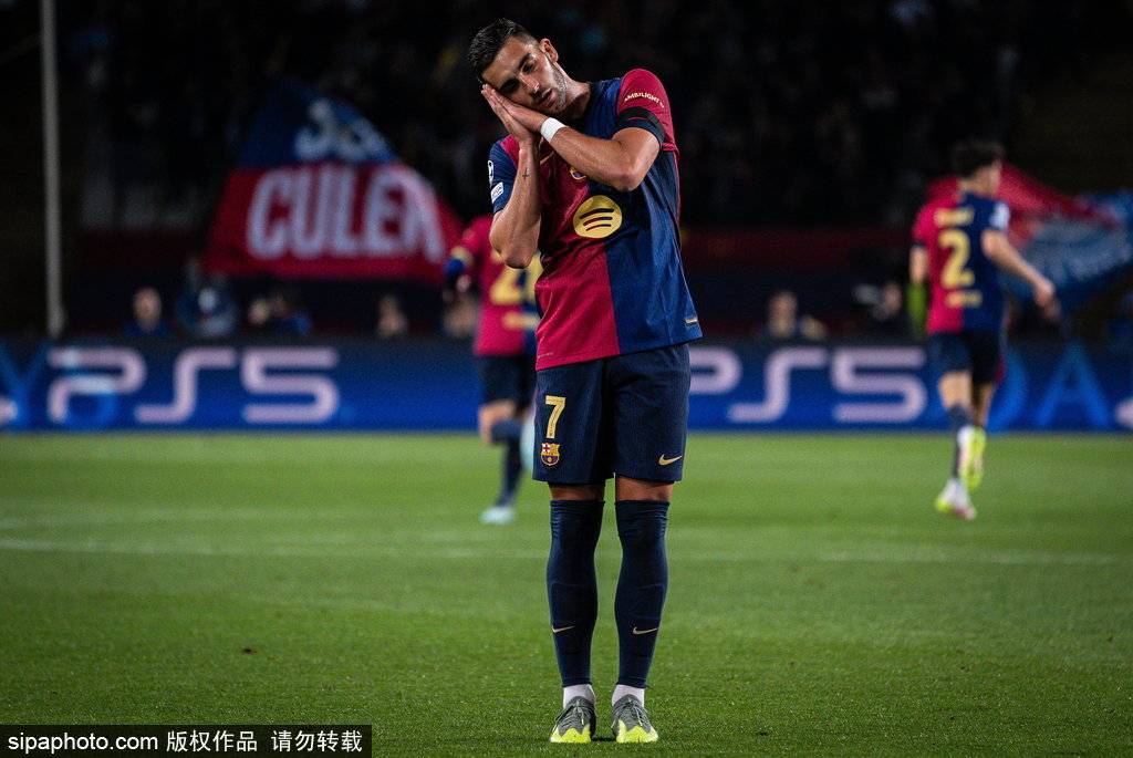 欧冠-进球大战！邓弗里斯2射1传亚马尔破门 巴萨3-3国米