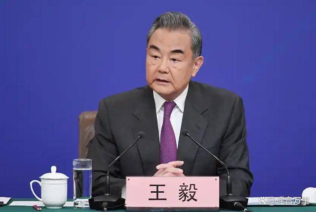 印度宣战！巴军歼10C携PL-15导弹硬刚，巴外长连夜拨通中方电话