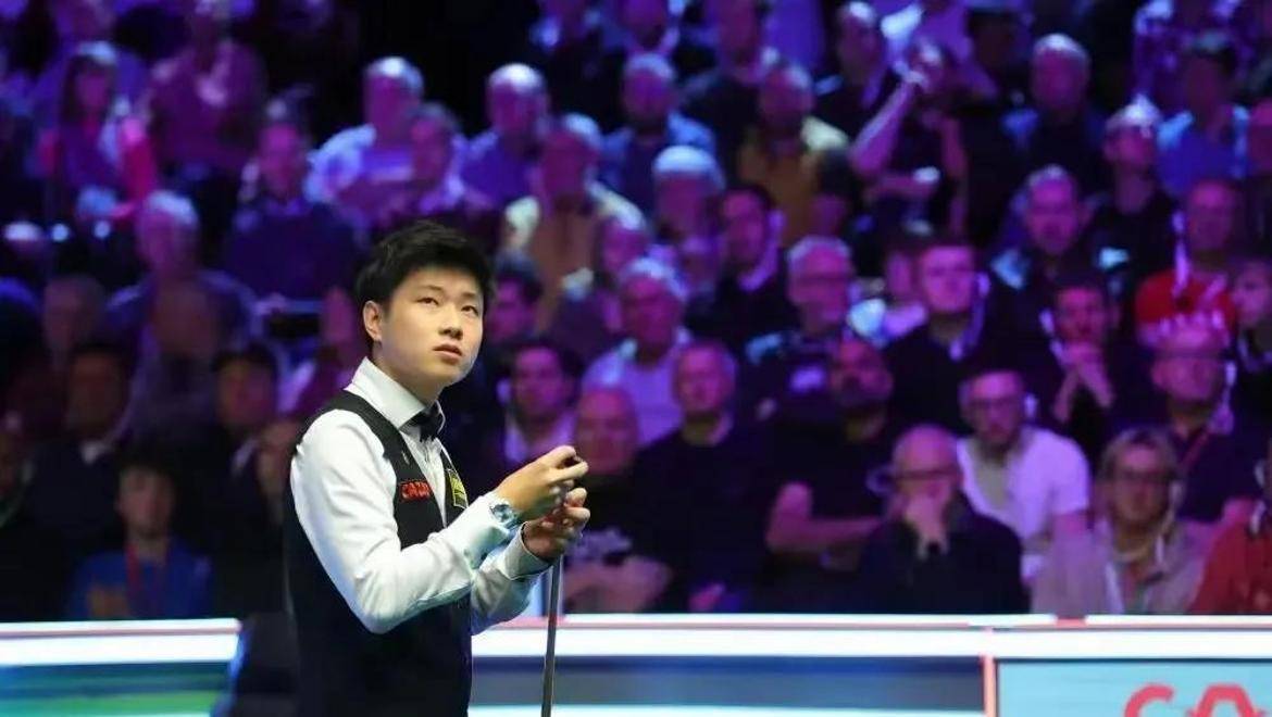 赵心童1-7落后！马叔开始反击，第二阶段追至6-8