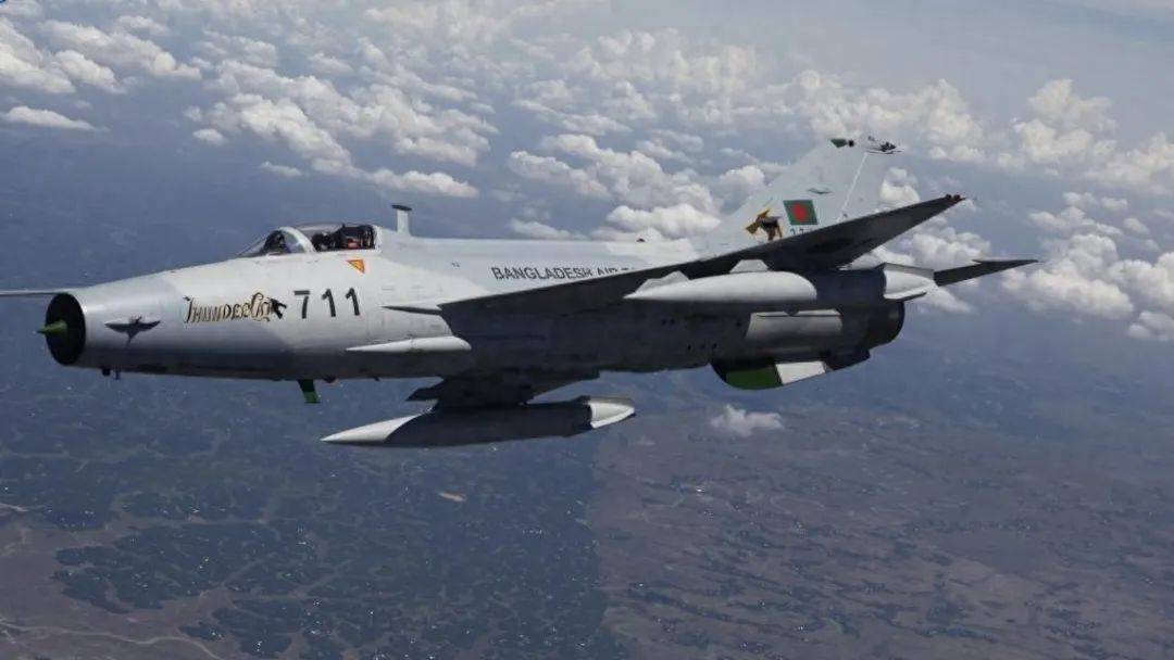 巴基斯坦高调出击！歼-10C全力碾压印度空军，印度换将领能否重振旗鼓？