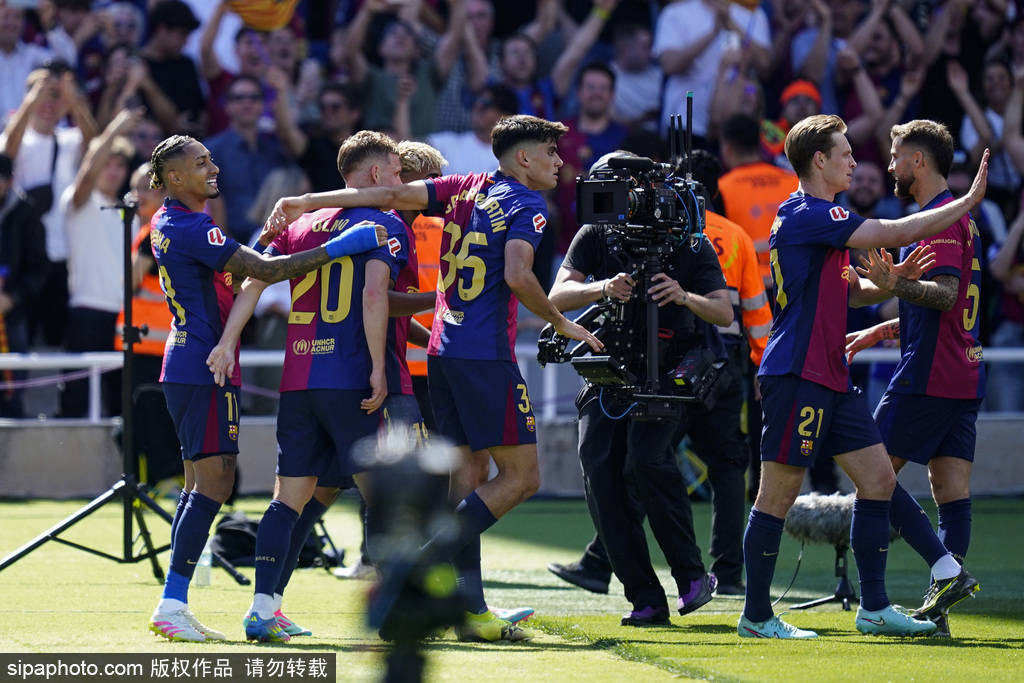 赛季四杀！西甲-姆巴佩戴帽拉菲2球 巴萨4-3皇马7分领跑