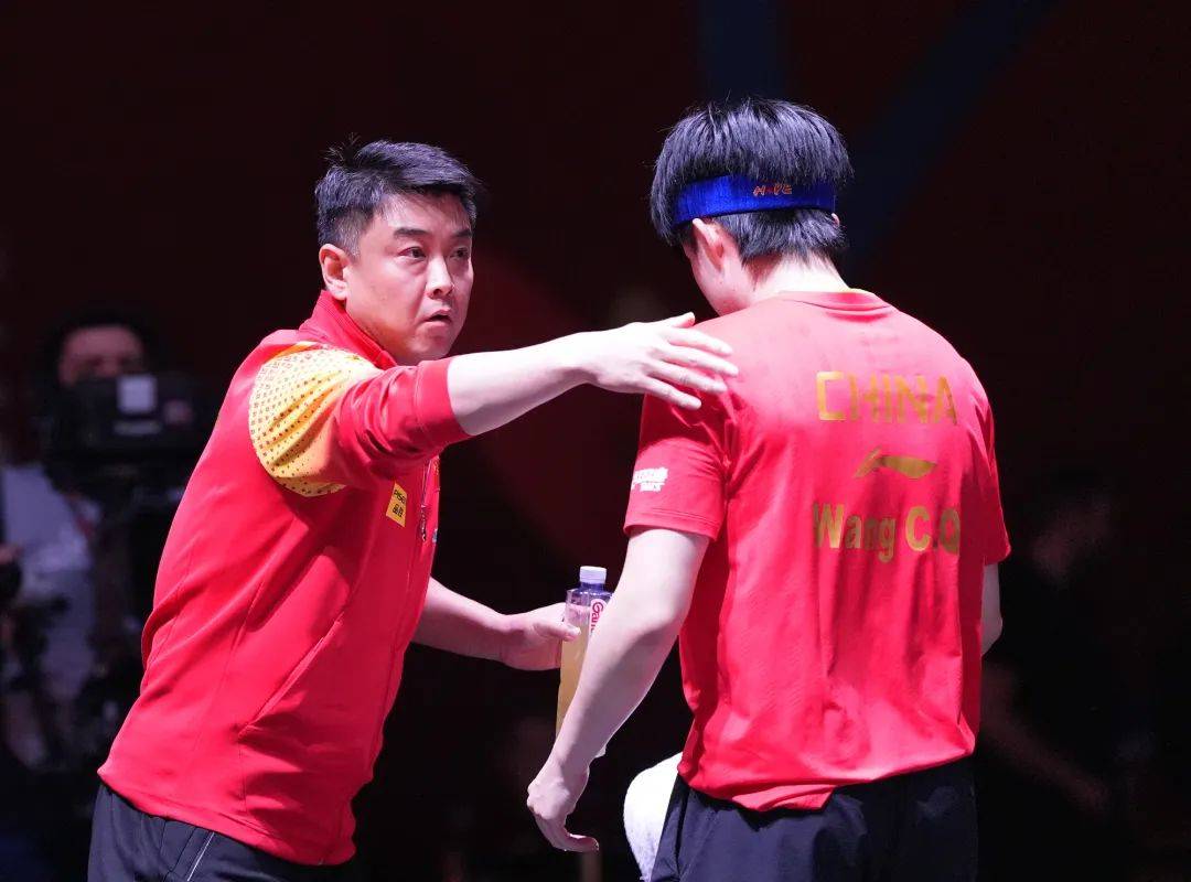 王楚钦逆转西蒙，梁靖崑、王曼昱、王艺迪、陈幸同晋级8强 | 多哈世乒赛单打