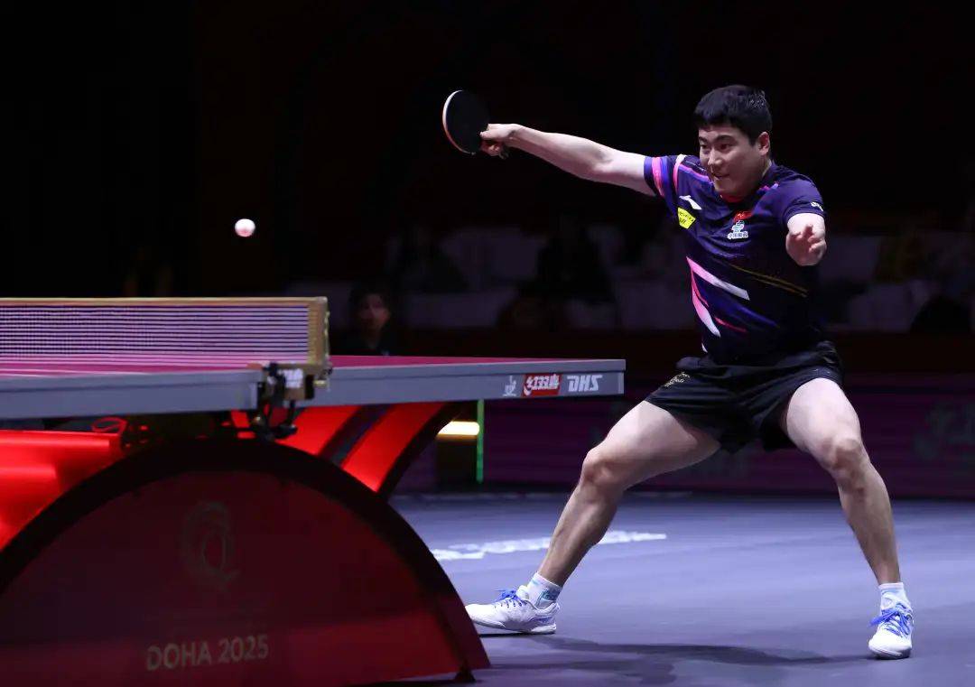 王楚钦逆转西蒙，梁靖崑、王曼昱、王艺迪、陈幸同晋级8强 | 多哈世乒赛单打