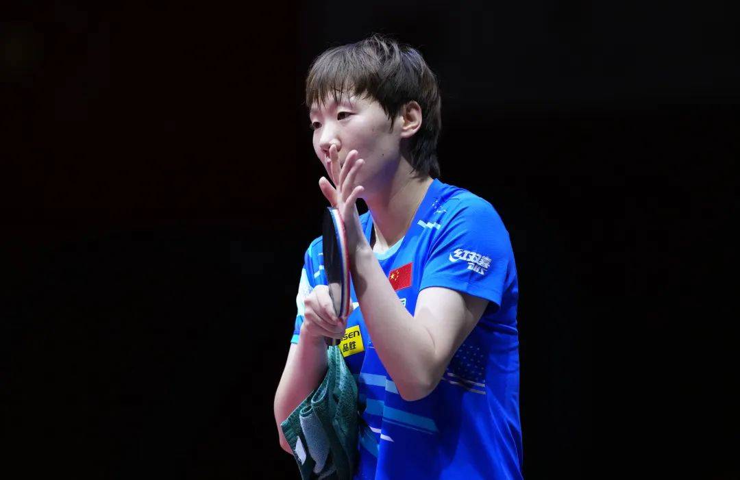王楚钦逆转西蒙，梁靖崑、王曼昱、王艺迪、陈幸同晋级8强 | 多哈世乒赛单打