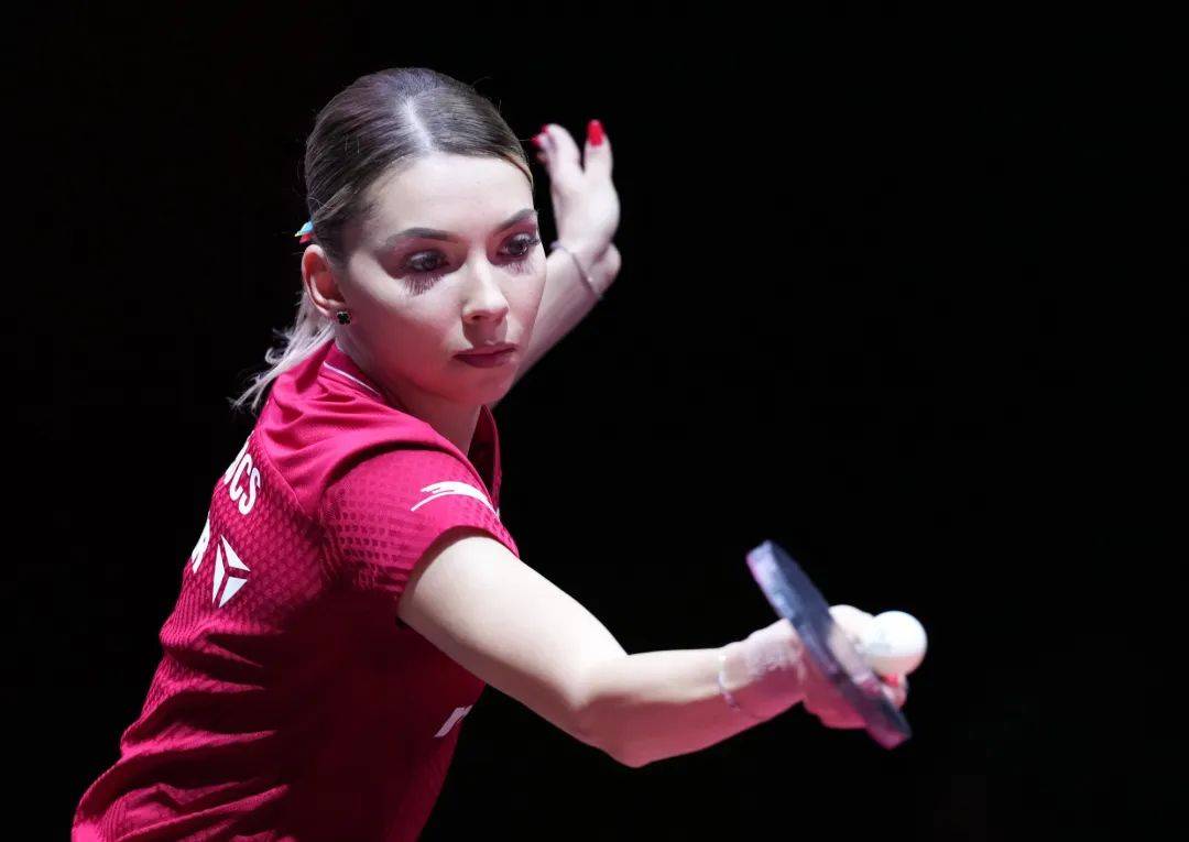 王楚钦逆转西蒙，梁靖崑、王曼昱、王艺迪、陈幸同晋级8强 | 多哈世乒赛单打