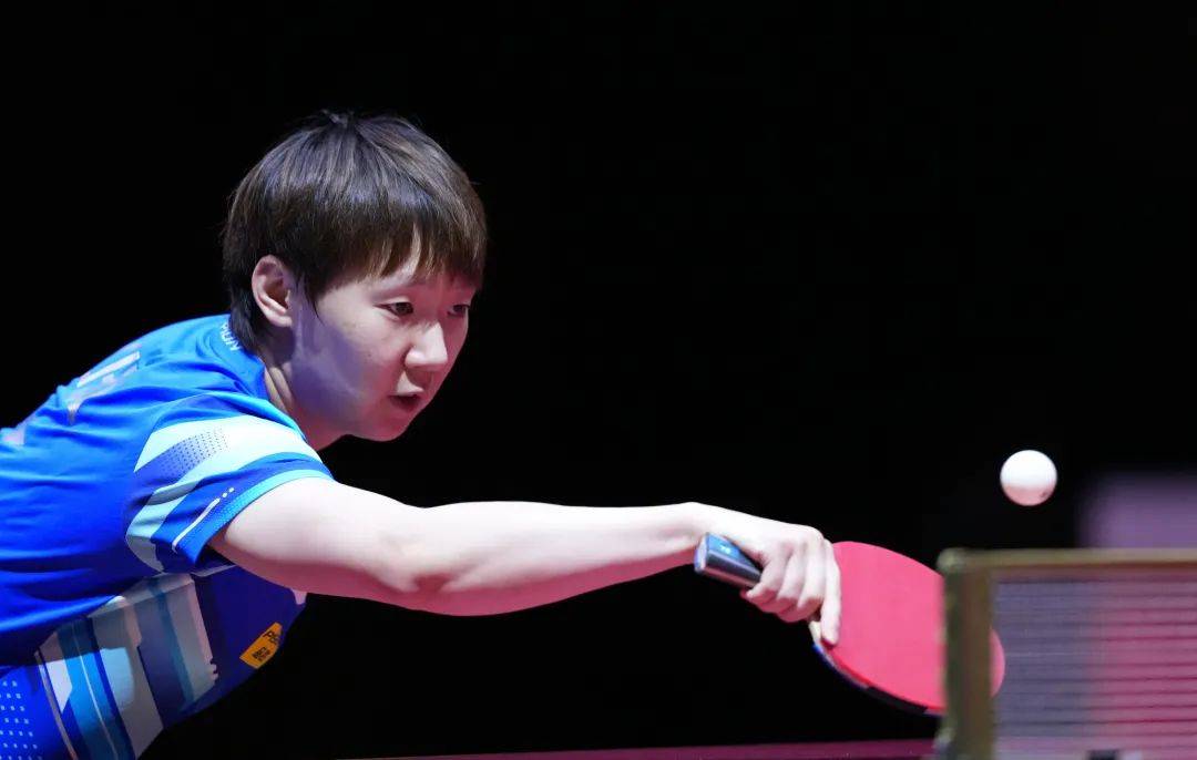 王楚钦逆转西蒙，梁靖崑、王曼昱、王艺迪、陈幸同晋级8强 | 多哈世乒赛单打