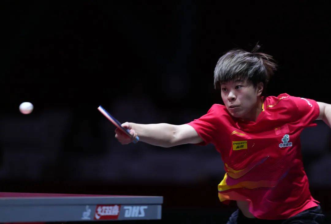 王楚钦逆转西蒙，梁靖崑、王曼昱、王艺迪、陈幸同晋级8强 | 多哈世乒赛单打