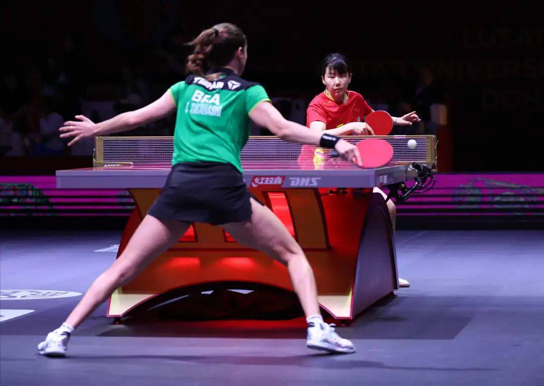 王楚钦逆转西蒙，梁靖崑、王曼昱、王艺迪、陈幸同晋级8强 | 多哈世乒赛单打