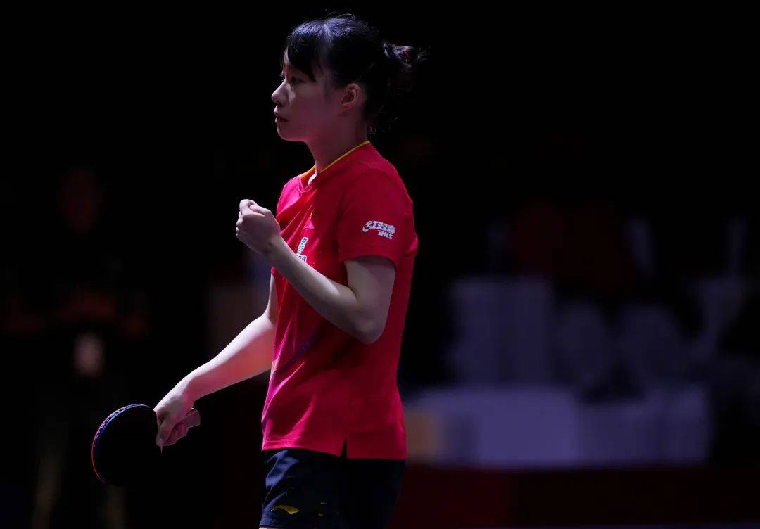 王楚钦逆转西蒙，梁靖崑、王曼昱、王艺迪、陈幸同晋级8强 | 多哈世乒赛单打