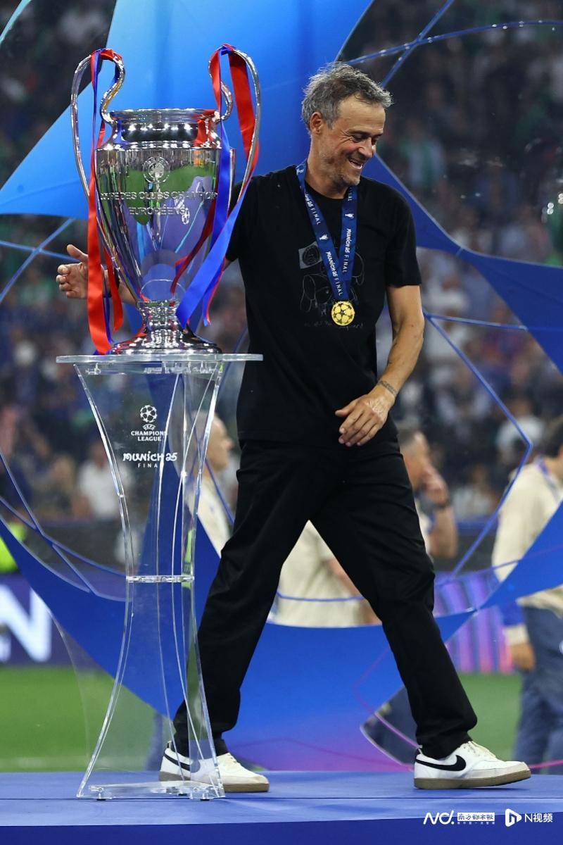 大巴黎首夺欧冠创多项历史，姆巴佩发贺电、恩里克想去世女儿