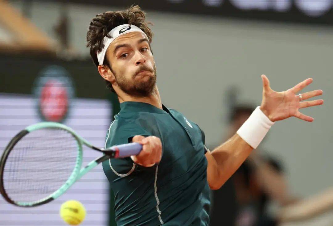 穆塞蒂因伤退赛，阿尔卡拉斯晋级法网男单决赛