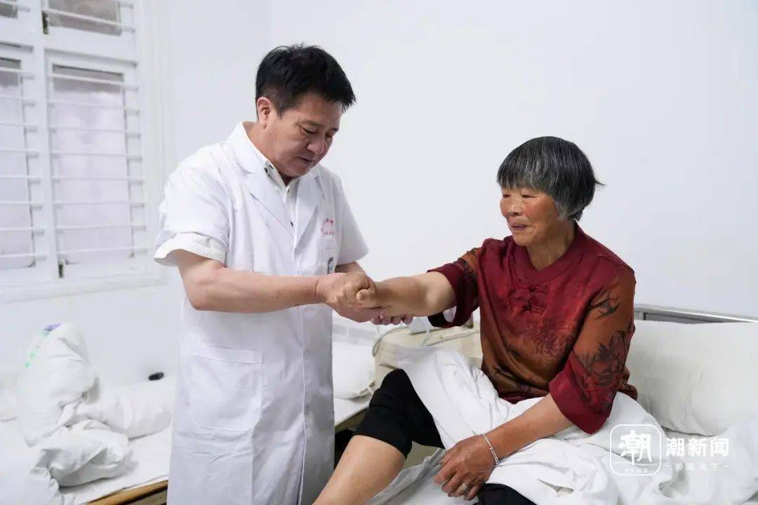 浙江“蛇王”救治3万多人！被咬后这8字能救命