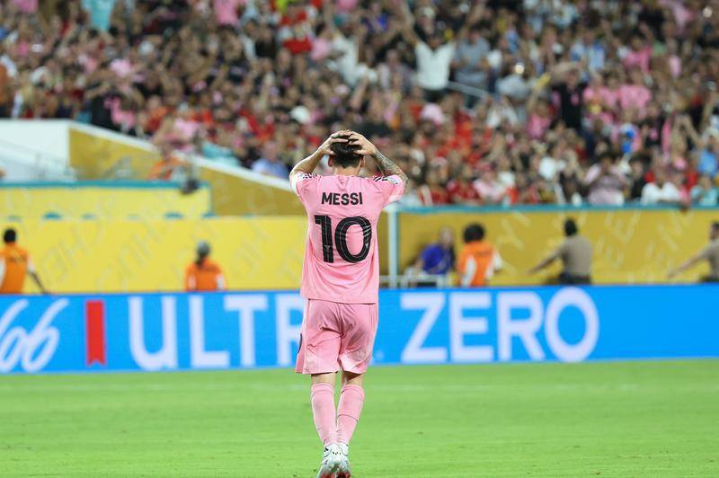 世俱杯揭幕战-乌斯塔里扑点梅西中框 迈阿密国际0-0开罗国民