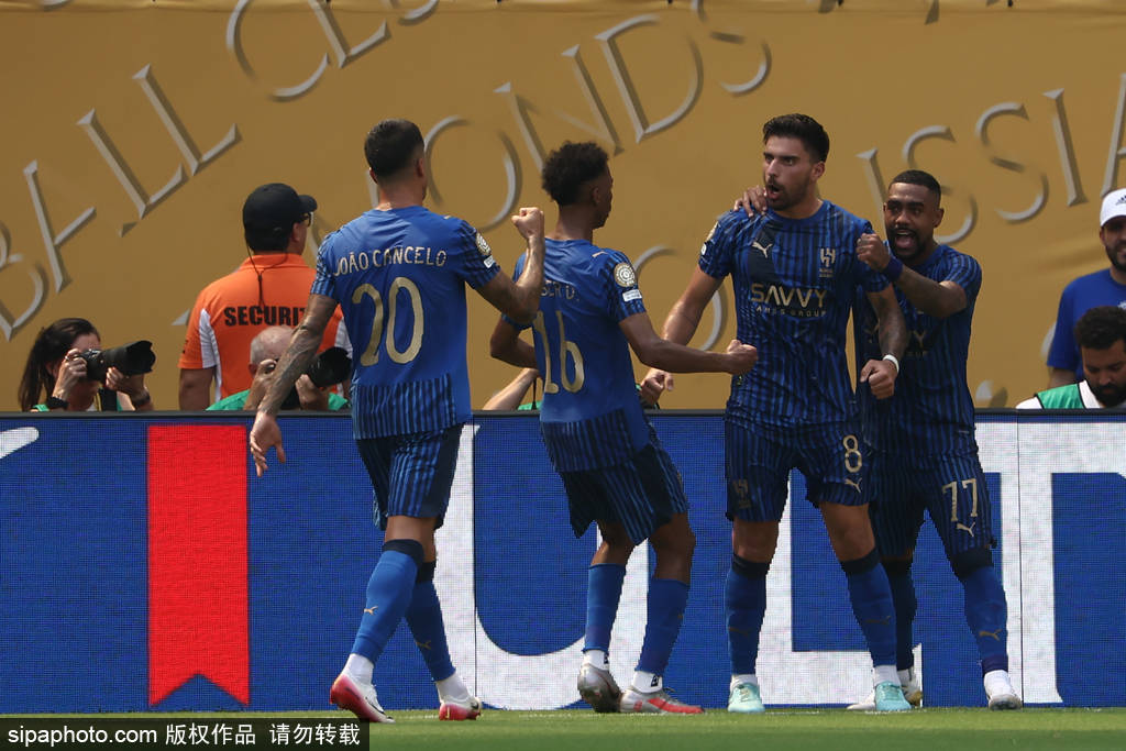 世俱杯-巴尔韦德失点贡萨洛破门 阿隆索执教皇马首秀1-1新月