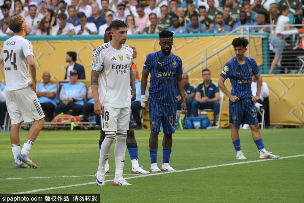 世俱杯-巴尔韦德失点贡萨洛破门 阿隆索执教皇马首秀1-1新月