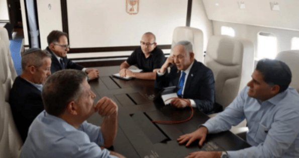 中国外长与伊以通话措辞严厉！伊朗不要当墙头草，以色列好自为之