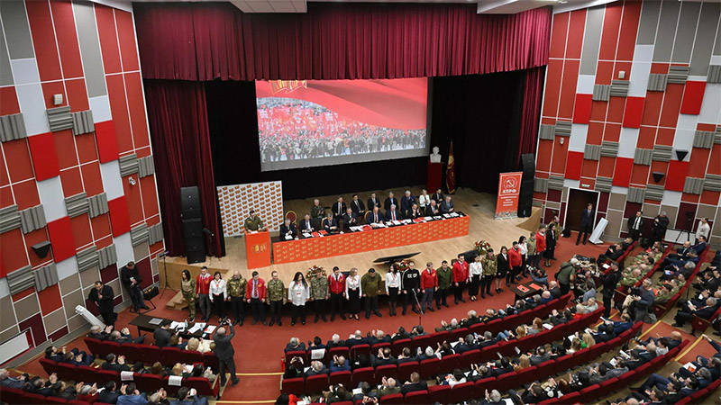 俄共通过决议：认定赫鲁晓夫关于斯大林个人崇拜的报告存在错误