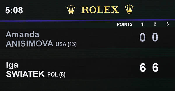 温网｜女单决赛两个6比0！斯瓦泰克在最不擅长的场地赢得最极致的胜利