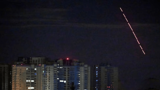 开炸！俄高超弹出击，6万架无人机库存充足，乌克兰度过艰难一夜