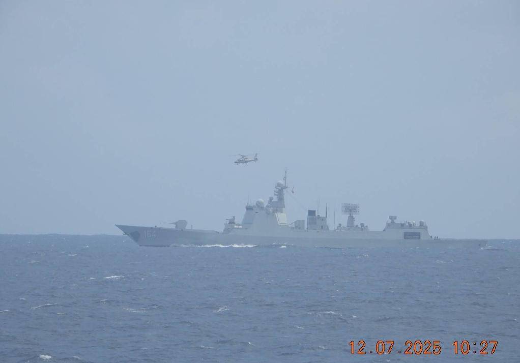 菲军缠上815电侦船，中国海军052D舰镇场，我们目标是英美日航母