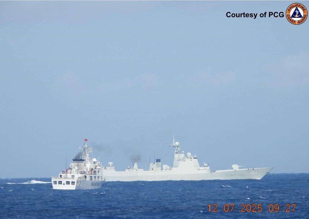 菲军缠上815电侦船，中国海军052D舰镇场，我们目标是英美日航母