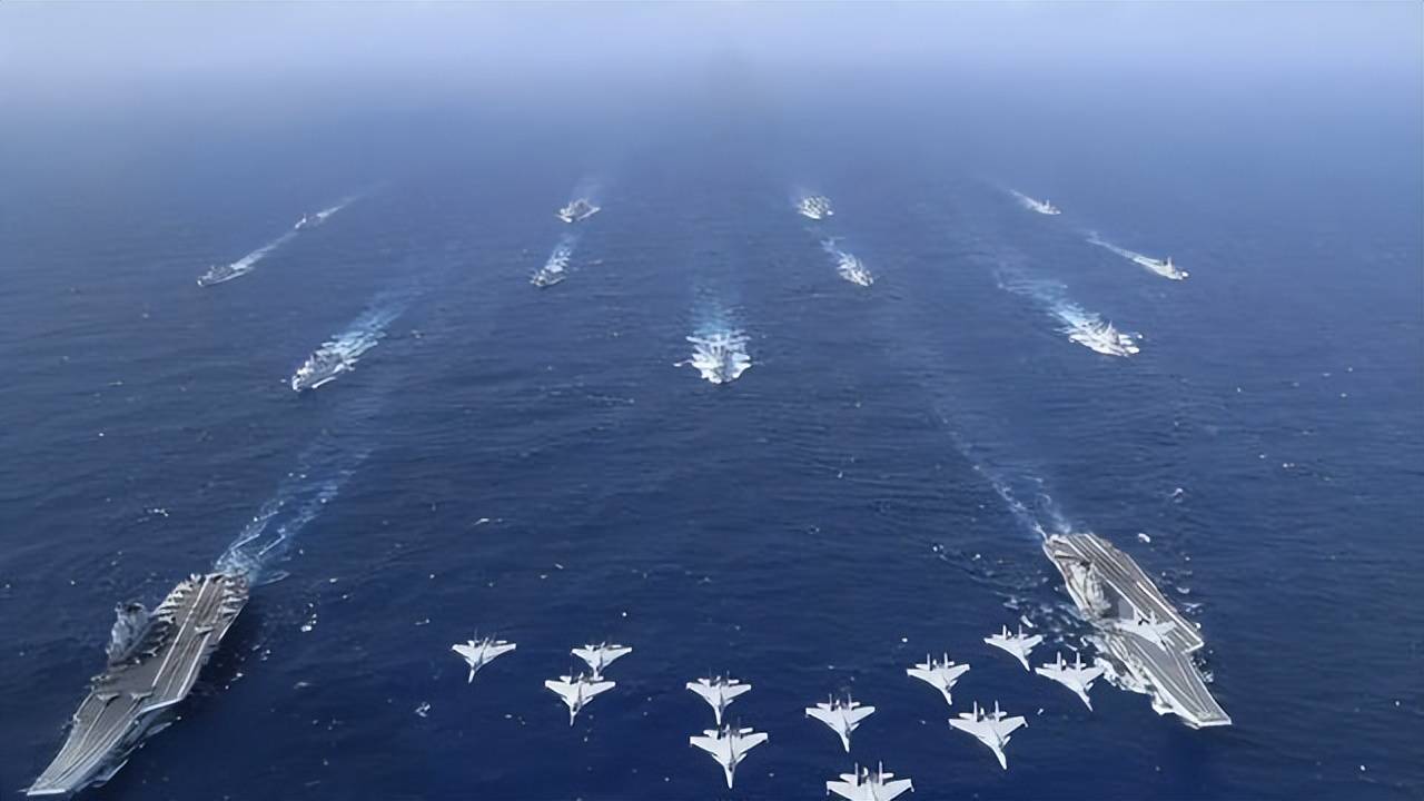 真正的自由航行！中国海军现身夏威夷！解放军直扑美国老巢，美航母心虚紧急后撤